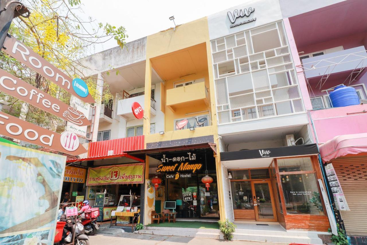 Oyo 743 Sweet Mango Cafe And Hostel Chiang Mai Exterior photo