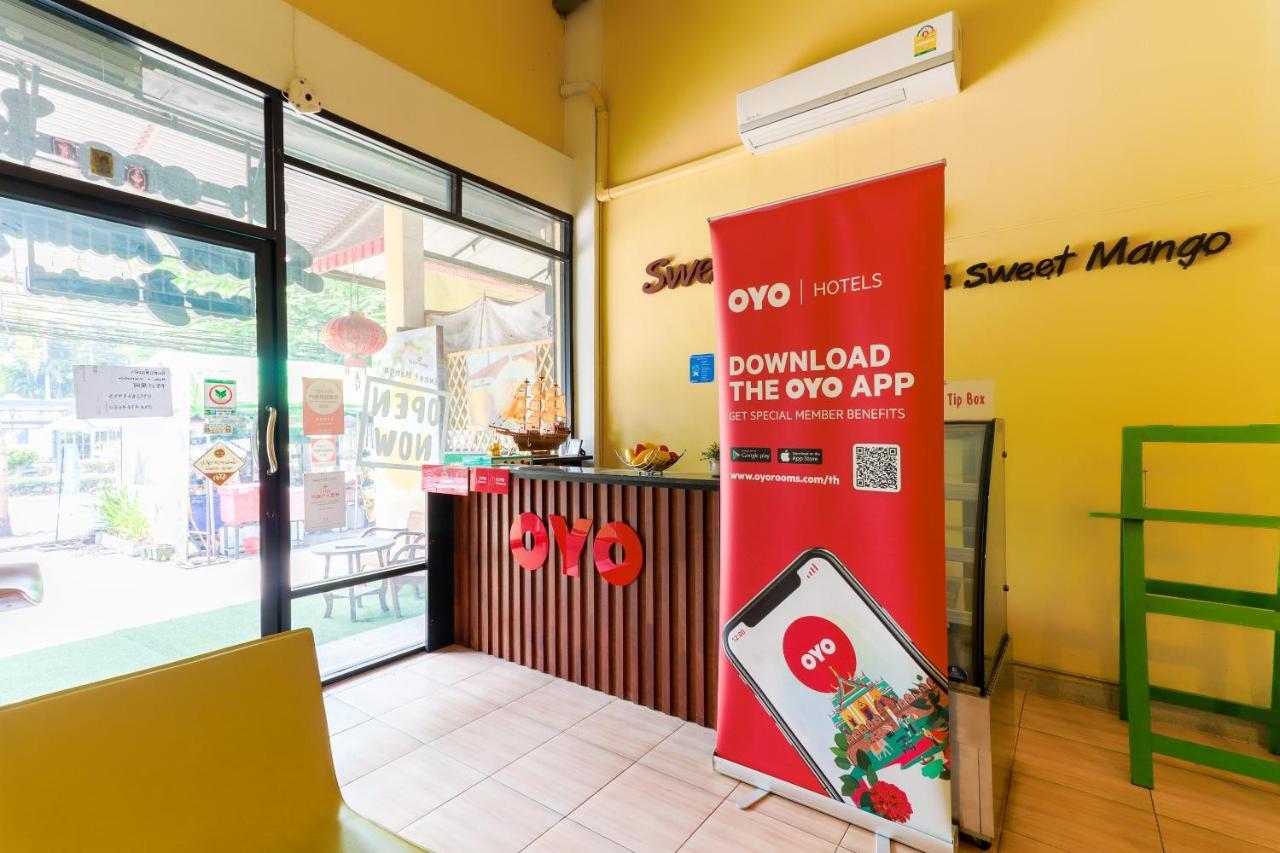 Oyo 743 Sweet Mango Cafe And Hostel Chiang Mai Exterior photo